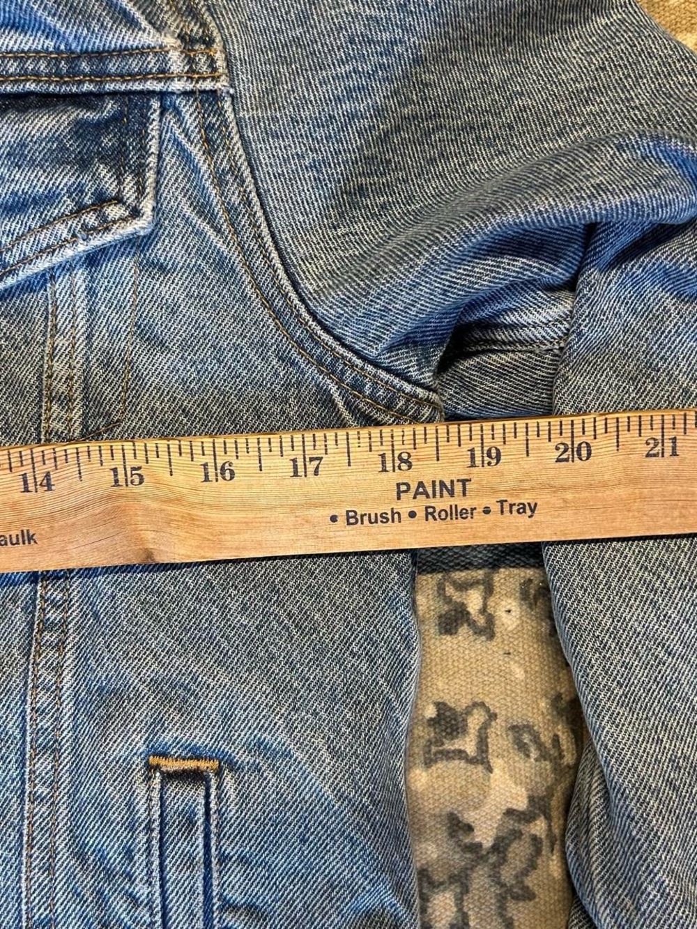 Levi's Light Blue Denim Jacket with White Sherpa Lining - Picture 6 of 8
